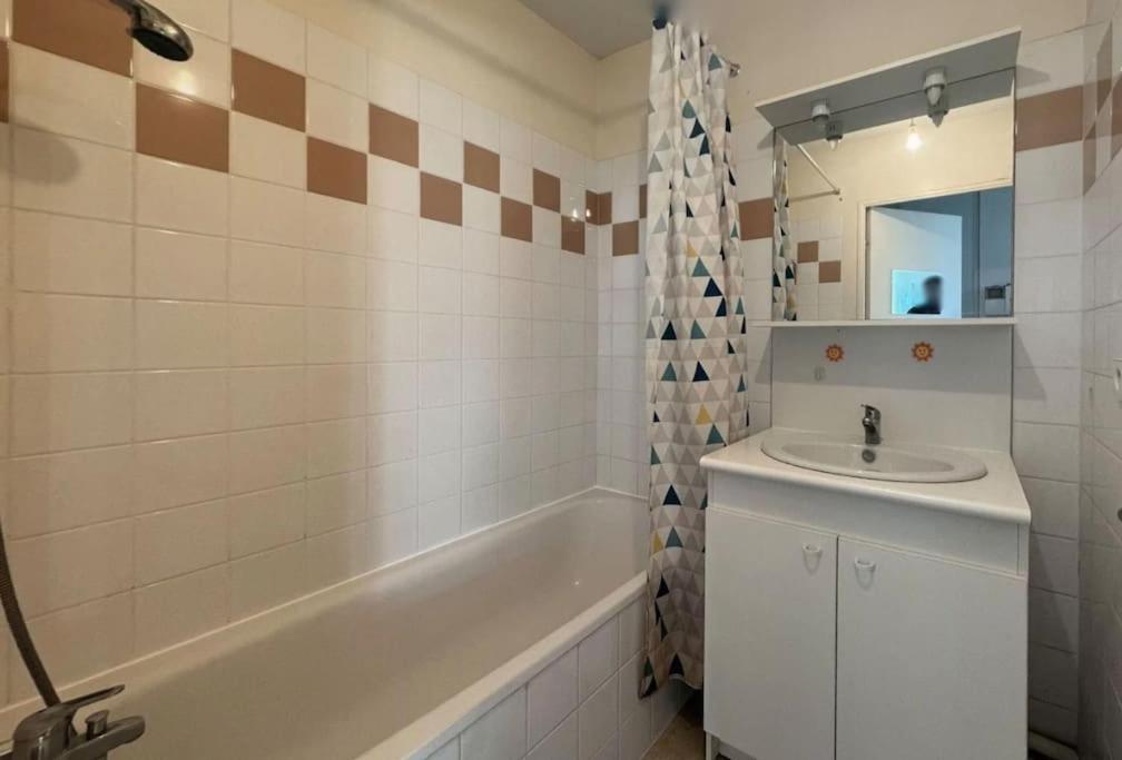 Апартаменты T2 4 Couchage A 2 Pas Du Bassin Гюжан-Местрас Экстерьер фото